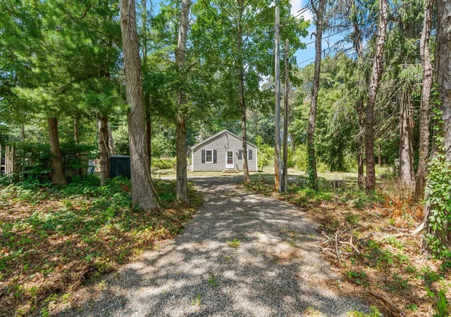 4th image of 153 Dunns Pond Rd, Hyannis, MA 02601 | MLS# 22603489
