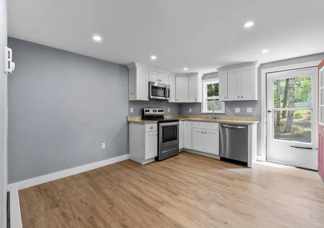 5th image of 153 Dunns Pond Rd, Hyannis, MA 02601 | MLS# 22603489