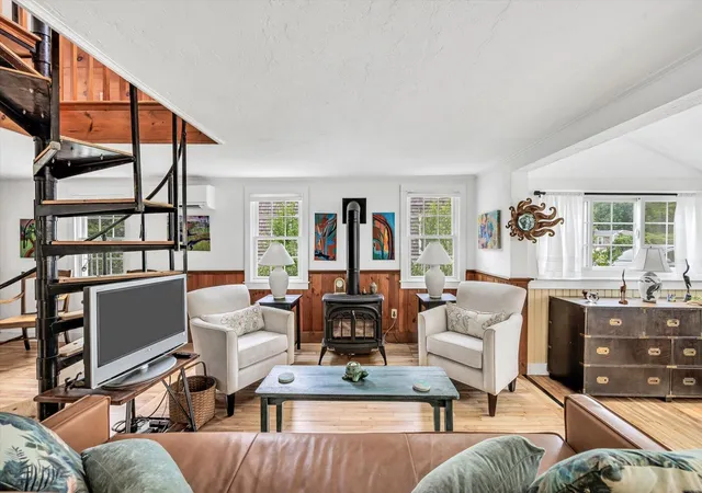 2nd image of 45 Ploughed Neck Rd, East Sandwich, MA 02537 | MLS# 22603475