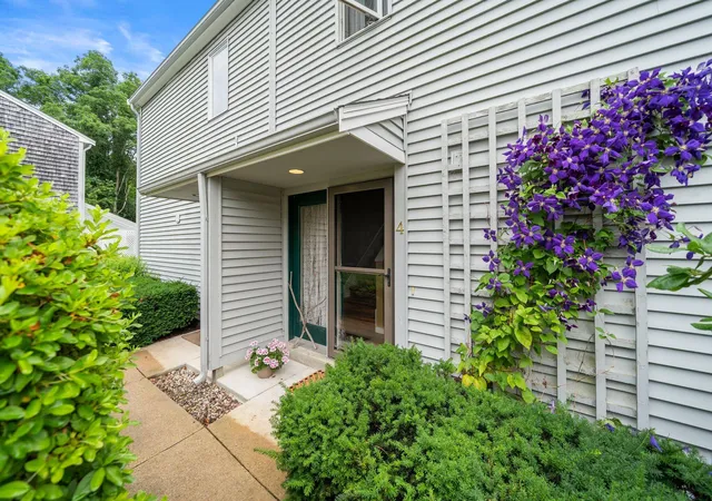 1st image of 4 Barberry Mew #UNIT 4, Sandwich, MA 02563 | MLS# 22603476
