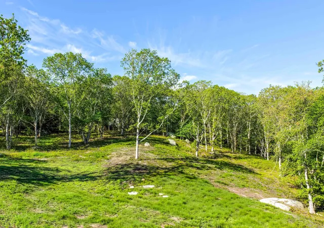2nd image of 34 Ebens Ln, Chilmark, MA 02535 | MLS# 22603537