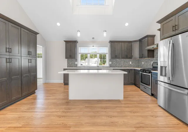 5th image of 7 Maxwell Ln, Sandwich, MA 02563 | MLS# 22603515
