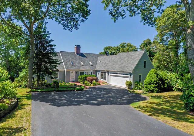 2nd image of 4 Maureens Wy, Dennis, MA 02638 | MLS# 22603524