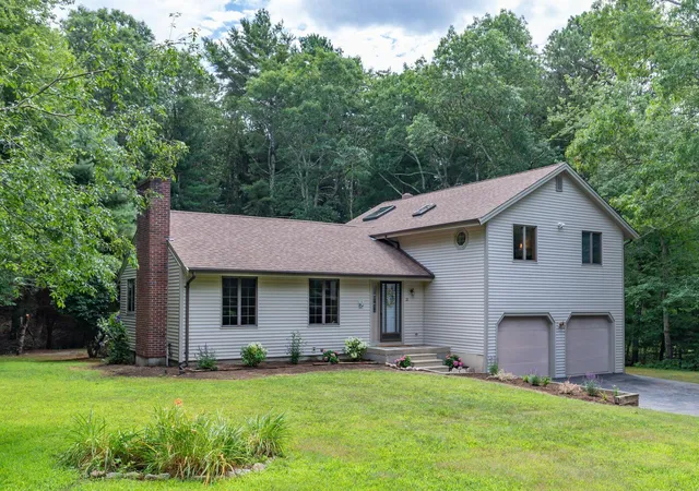1st image of 21 Clubhouse Dr, Pocasset, MA 02559 | MLS# 22604050