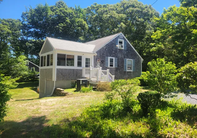 Photo 3 of Single family home for sale at 177 Bayview Cir, Osterville, MA 02655 | MLS# 22603520 | Listing updated on 2026-09-14