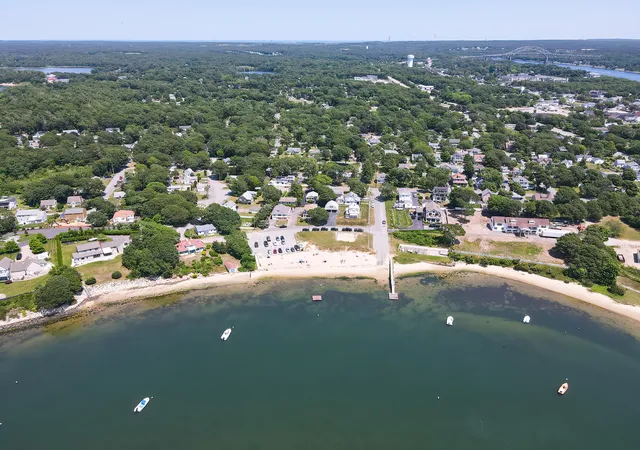 5th image of 19 Puritan Rd, Buzzards Bay, MA 02532 | MLS# 22603570