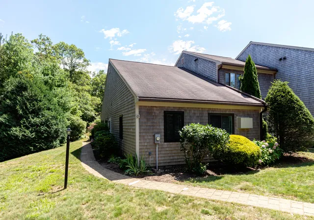 2nd image of 65 Roundhouse Rd #UNIT 65, Buzzards Bay, MA 02532 | MLS# 22603561