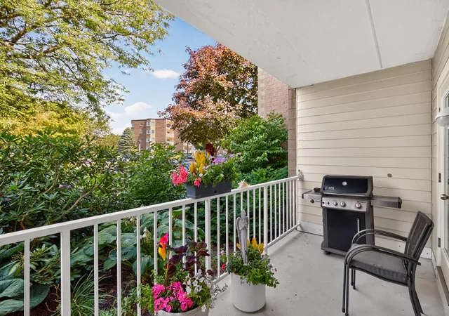 5th image of 1 Belmont Rd #APT 315, West Harwich, MA 02671 | MLS# 22603656