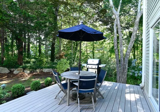 2nd image of 10 Ctr Pl, Orleans, MA 02653