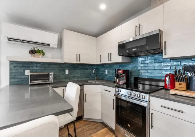 4th image of 539 Commercial St #UNIT 7, Provincetown, MA 02657 | MLS# 22603905