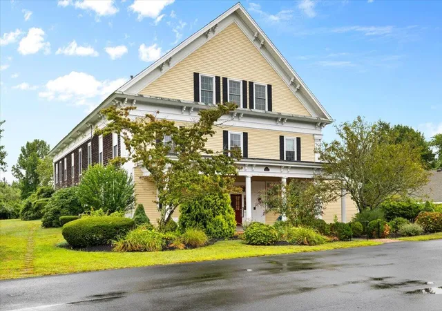 2nd image of 3512 Main St #APT 3, Barnstable, MA 02630 | MLS# 22604097