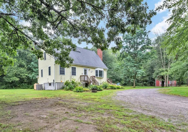 2nd image of 69r Anthony St, Berkley, MA 02779 | MLS# 22603704