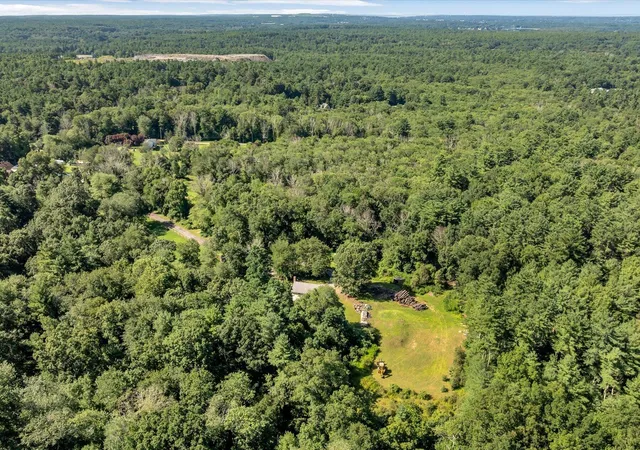 75th image of 69r Anthony St, Berkley, MA 02779 | MLS# 22603704