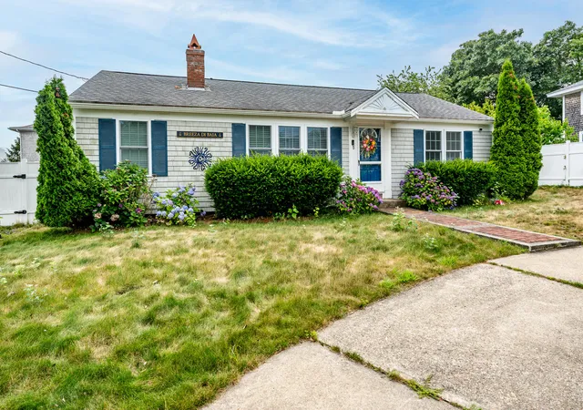2nd image of 5 Water St, West Yarmouth, MA 02673 | MLS# 22603618