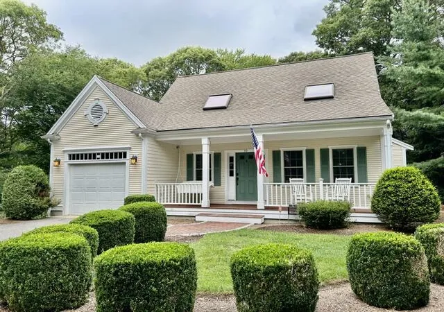 1st image of 10 Lawton Ln, Centerville, MA 02632 | MLS# 22604058