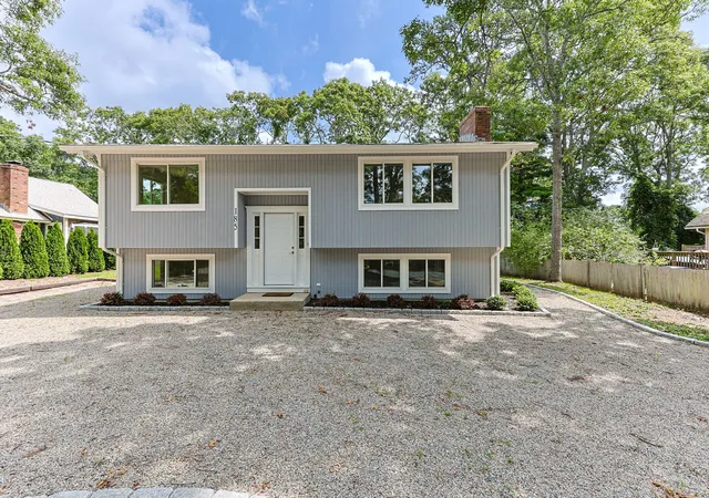 3rd image of 185 Wheeler Rd, Mashpee, MA 02649 | MLS# 22603660