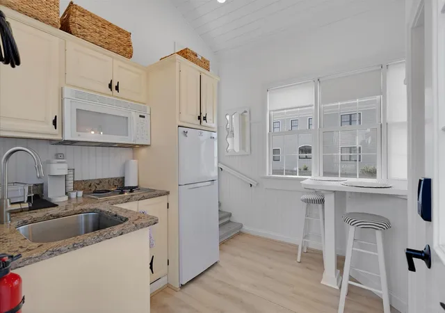3rd image of 9 Windemere Rd #UNIT 9, West Yarmouth, MA 02673 | MLS# 22603640