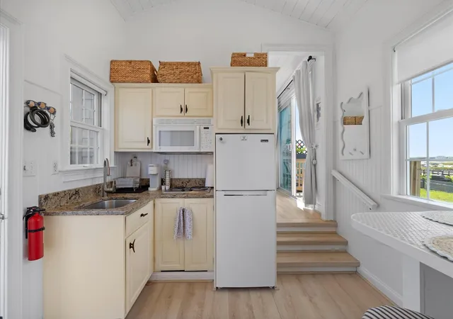 4th image of 9 Windemere Rd #UNIT 9, West Yarmouth, MA 02673 | MLS# 22603640