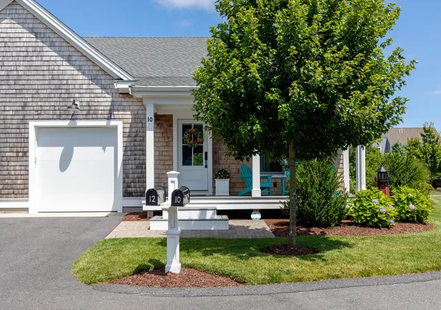 3rd image of 10 Bank St #UNIT 10, Eastham, MA 02642 | MLS# 22603642