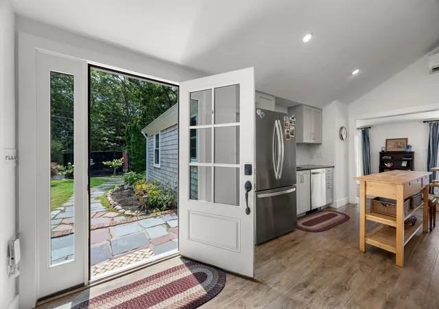 3rd image of 28 Frazar Rd, Falmouth, MA 02540 | MLS# 22603725