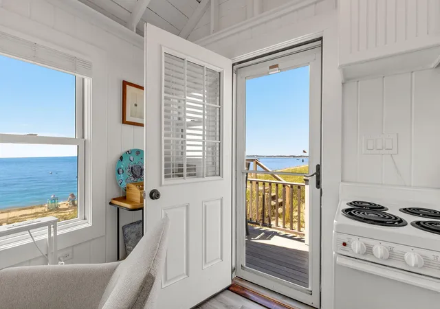5th image of 522 Shore Rd #UNIT 10, North Truro, MA 02652 | MLS# 22603750