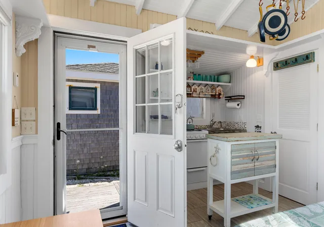 5th image of 522 Shore Rd #UNIT 17, North Truro, MA 02652 | MLS# 22603744