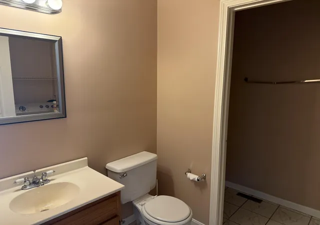 image of 37 Harbor Hl Dr, Buzzards Bay, MA 02532