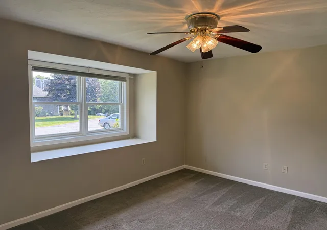 image of 37 Harbor Hl Dr, Buzzards Bay, MA 02532