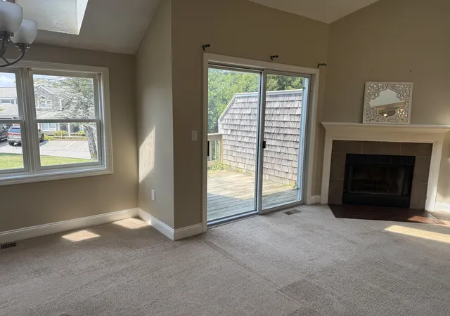 4th image of 37 Harbor Hill Dr #UNIT 37, Buzzards Bay, MA 02532 | MLS# 22604094