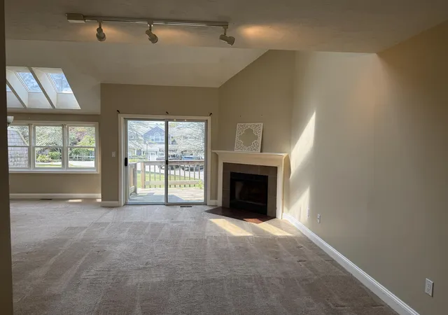 5th image of 37 Harbor Hill Dr #UNIT 37, Buzzards Bay, MA 02532 | MLS# 22604094