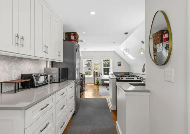 3rd image of 15 Winthrop St #UNIT C, Provincetown, MA 02657 | MLS# 22603736