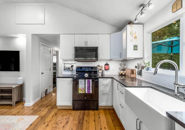Photo 3 of Sale Pending at 23 Highview Ave, Mashpee, MA 02649 | MLS# 22603943 | Listing updated on 2026-09-02