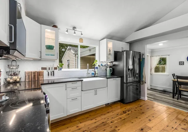 Photo 4 of Sale Pending at 23 Highview Ave, Mashpee, MA 02649 | MLS# 22603943 | Listing updated on 2026-09-02