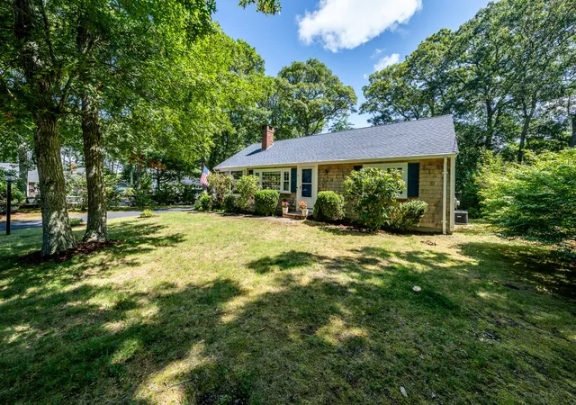 40th image of 6 Security St, Hyannis, MA 02601 | MLS# 22603729