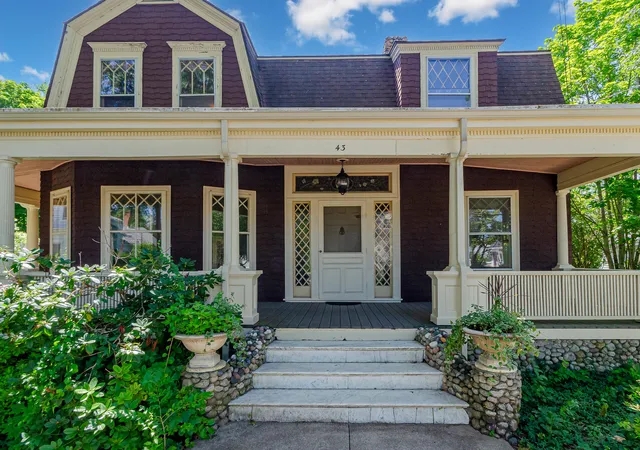 2nd image of 43 Main St, Mattapoisett, MA 02739 | MLS# 22603691