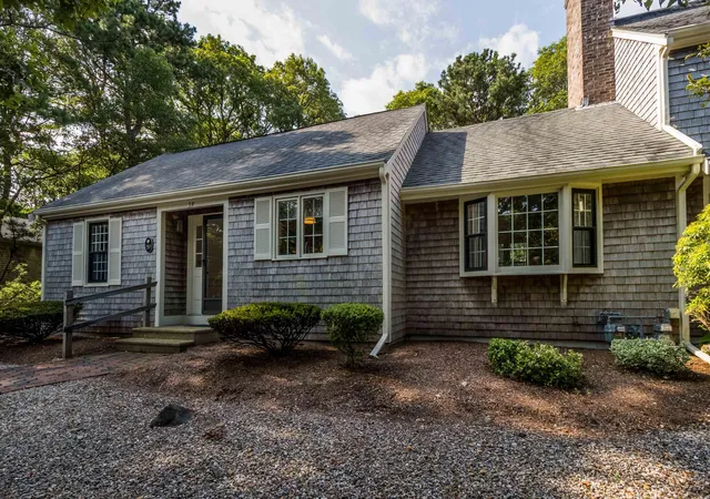 3rd image of 59 N Debs Hl Rd N, Yarmouth Port, MA 02675