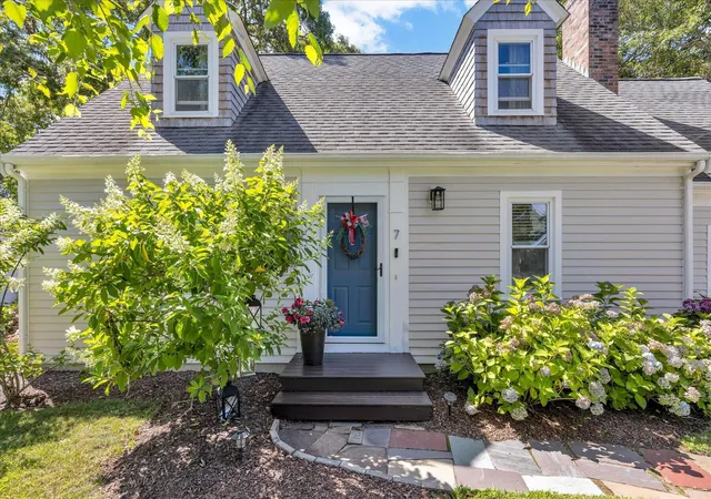 3rd image of 7 Fernwood Ave, Hyannis, MA 02601 | MLS# 22603832