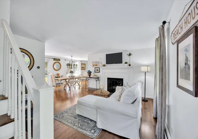 4th image of 7 Fernwood Ave, Hyannis, MA 02601 | MLS# 22603832