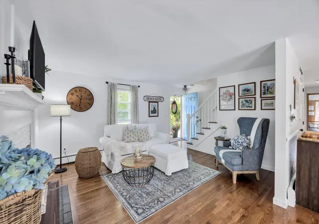 5th image of 7 Fernwood Ave, Hyannis, MA 02601 | MLS# 22603832