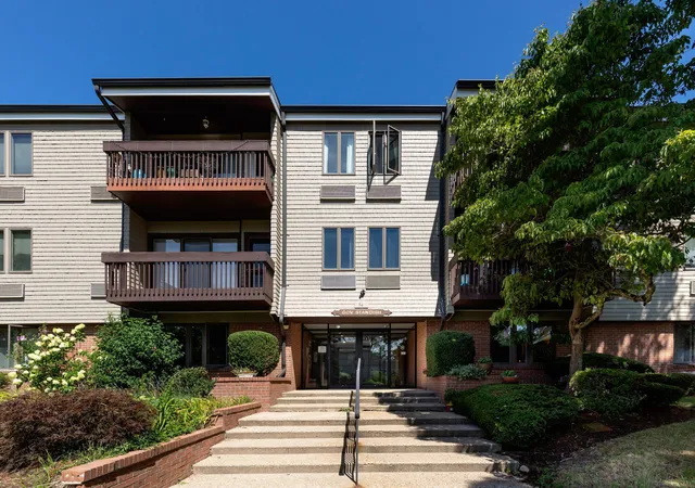 3rd image of 54 Old Colony Wy #APT U, Orleans, MA 02653 | MLS# 22603810