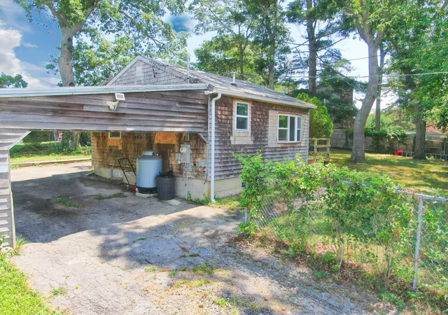 1st image of 27 Lake Dr, Plymouth, MA 02360 | MLS# 22603739