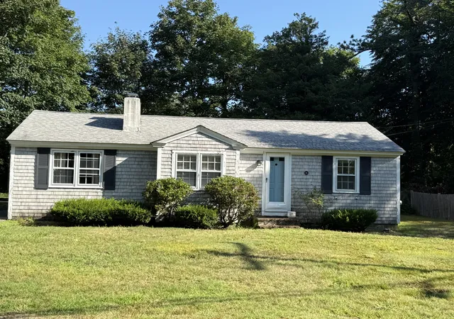 2nd image of 16 Lakeside Dr, Marstons Mills, MA 02648 | MLS# 22603778