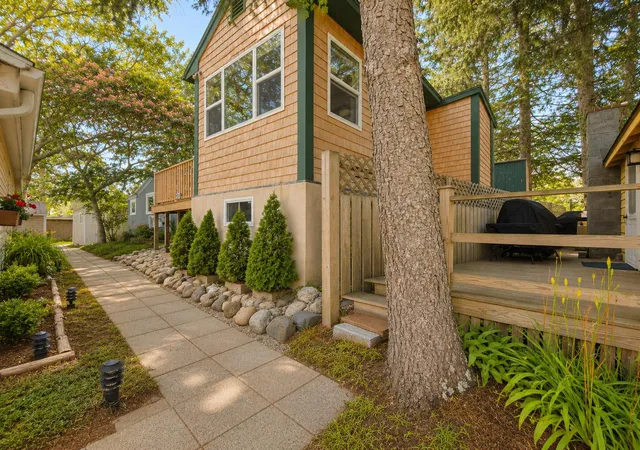 1st image of 12 Hideaway Rd, Buzzards Bay, MA 02532 | MLS# 22603766
