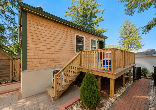 2nd image of 12 Hideaway Rd, Buzzards Bay, MA 02532 | MLS# 22603766