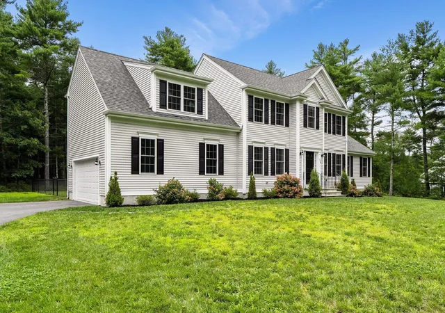 1st image of 128 Thomas St, Middleboro, MA 02346 | MLS# 22604092