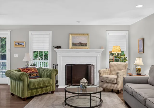 4th image of 8 Elizabeth Cir #UNIT 8, Mashpee, MA 02649 | MLS# 22603782