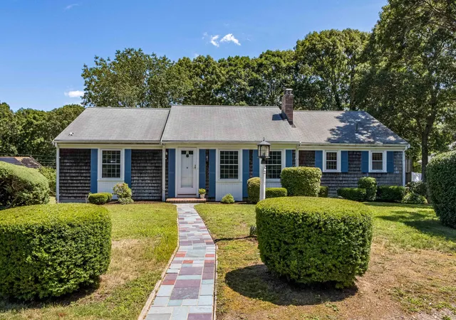 2nd image of 6 Shaker House Rd, Yarmouth Port, MA 02675 | MLS# 22603812