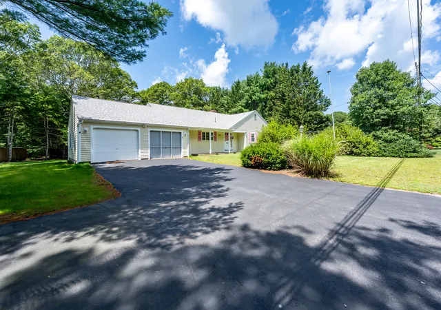 2nd image of 61 White Oak Trl, Centerville, MA 02632 | MLS# 22603789