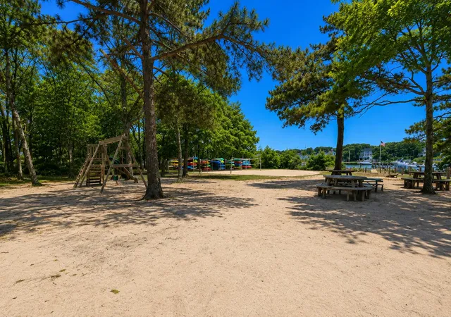 20th image of 131 Whippoorwill Cir, Mashpee, MA 02649 | MLS# 22603753