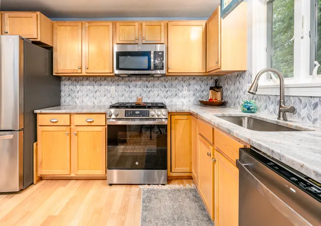 Photo 4 of Sale Pending at 8 Executive Dr, Mashpee, MA 02649 | MLS# 22603760 | Listing updated on 2026-09-30